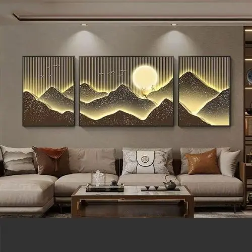 THE GOLDEN HILLS
